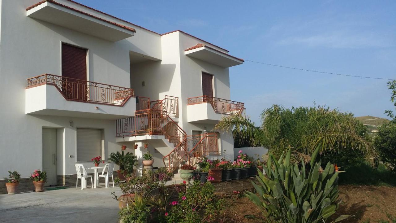 Sole E Fiori Di Sicilia Apartment Valderice Luaran gambar
